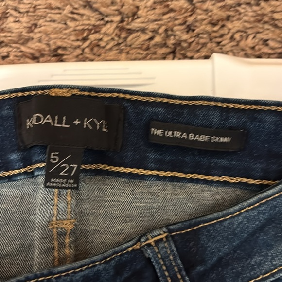 Kendall and Kylie size 5/27 ultra babe skinny jeans - Picture 2 of 4
